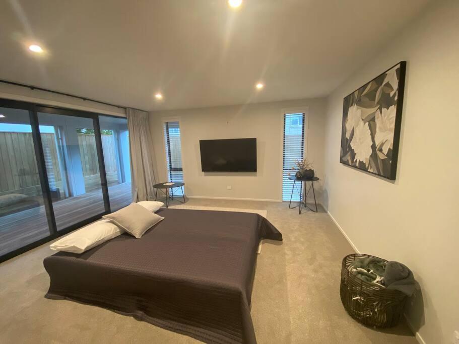 فيلا Luxury Escape In Cbd - Walking Distance To Town تاورانجا المظهر الخارجي الصورة
