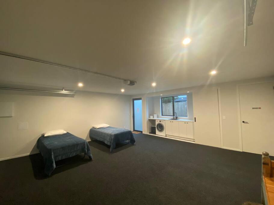فيلا Luxury Escape In Cbd - Walking Distance To Town تاورانجا المظهر الخارجي الصورة